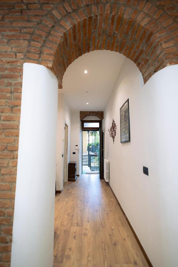 The Red Bricks Home - San Babila Area มิลาน ภายนอก รูปภาพ